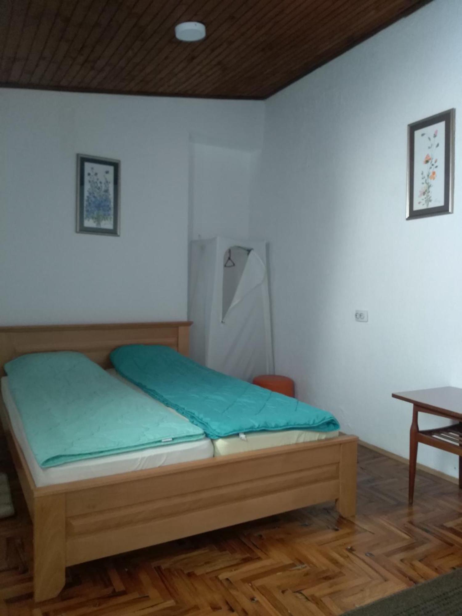 Hostel Trajan Donji Milanovac Esterno foto