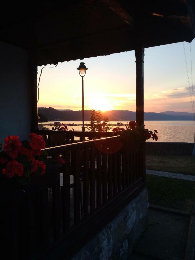 Hostel Trajan Donji Milanovac Esterno foto
